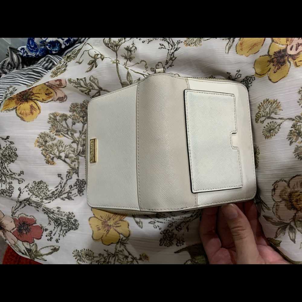 Kate Spade wallet - Picture 4 of 4